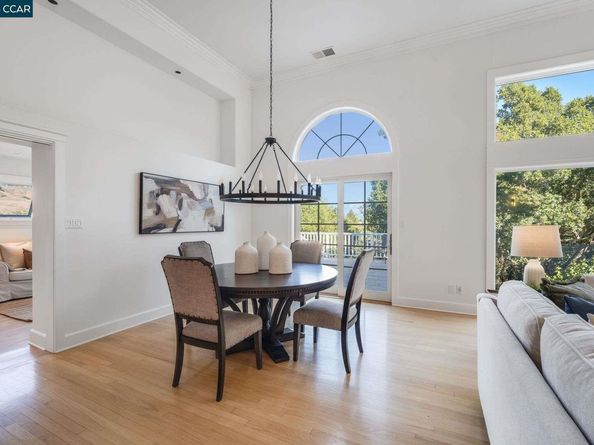 33 Altamount Drive, Orinda CA 94563