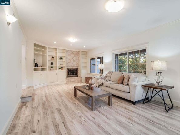 33 Altamount Drive, Orinda CA 94563
