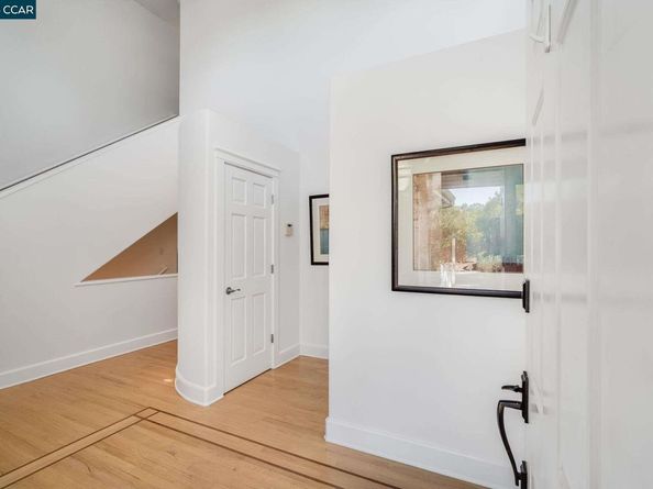 33 Altamount Drive, Orinda CA 94563