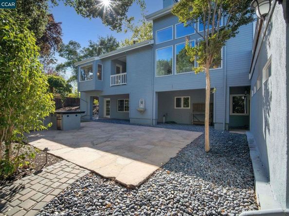 33 Altamount Drive, Orinda CA 94563