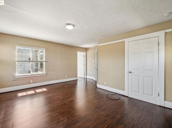 1063 32Nd St, Oakland CA 94608