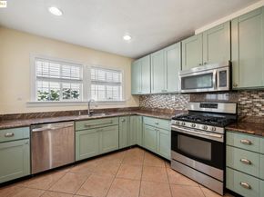 1063 32Nd St, Oakland CA 94608