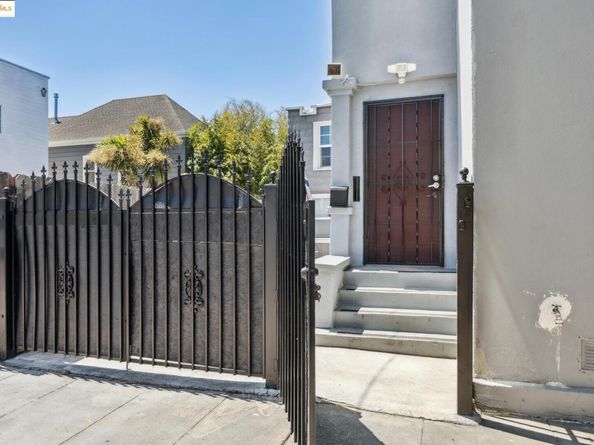1063 32Nd St, Oakland CA 94608