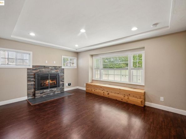 1063 32Nd St, Oakland CA 94608