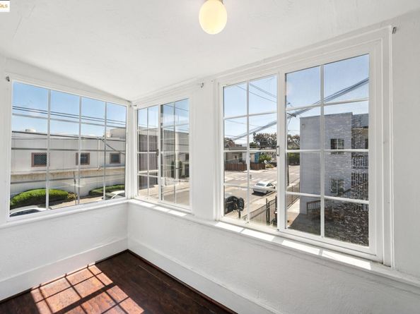 1063 32Nd St, Oakland CA 94608