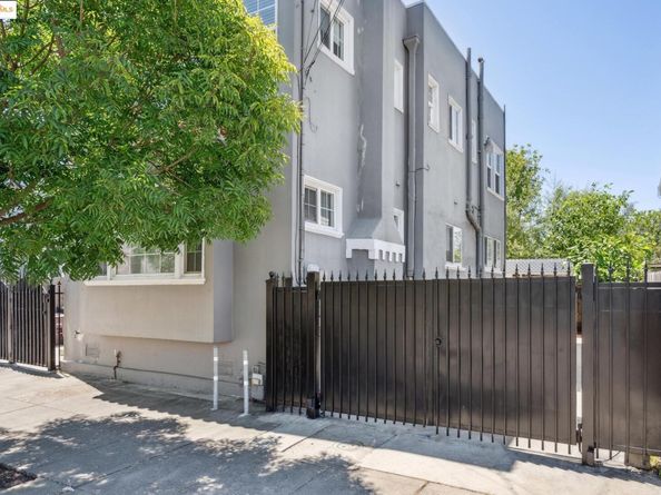 1063 32Nd St, Oakland CA 94608