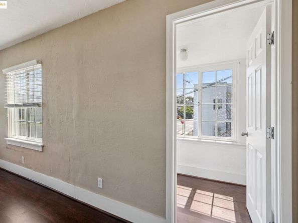 1063 32Nd St, Oakland CA 94608