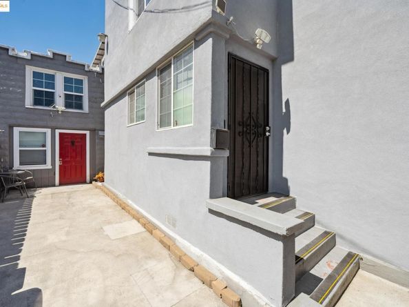 1063 32Nd St, Oakland CA 94608