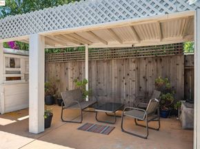 1063 32Nd St, Oakland CA 94608