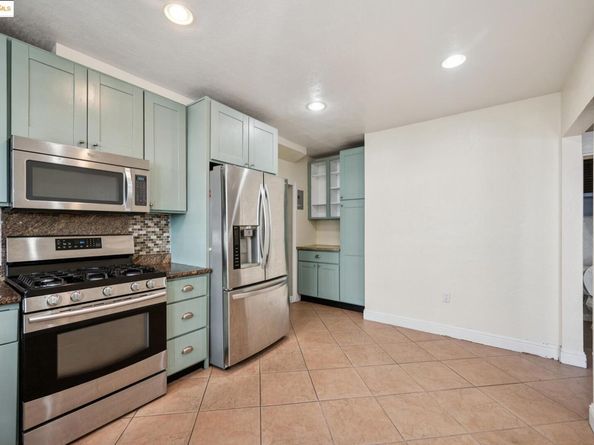 1063 32Nd St, Oakland CA 94608