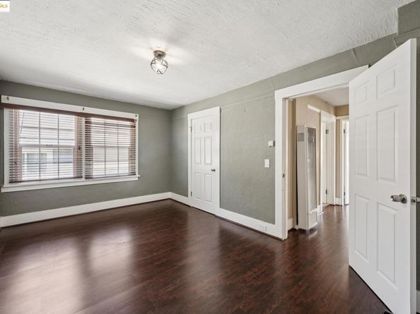 1063 32Nd St, Oakland CA 94608
