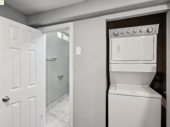 1063 32Nd St, Oakland CA 94608