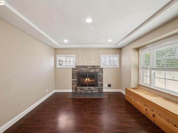 1063 32Nd St, Oakland CA 94608