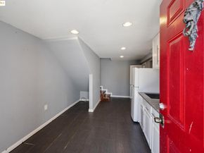 1063 32Nd St, Oakland CA 94608