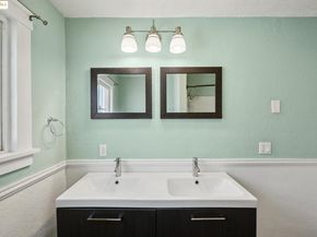 1063 32Nd St, Oakland CA 94608