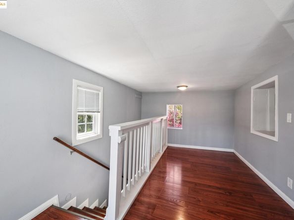 1063 32Nd St, Oakland CA 94608