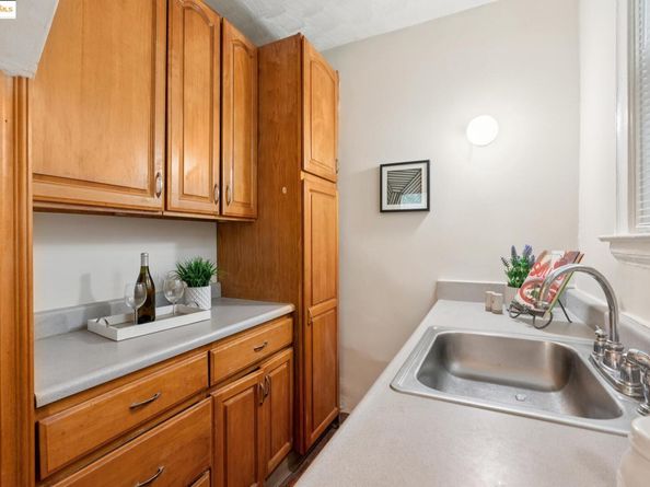1339 Kains Ave, Berkeley CA 94702