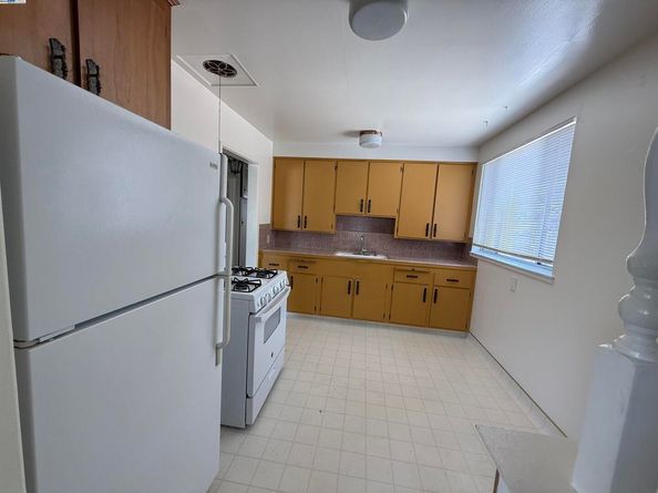 14835 Farnsworth St, San Leandro CA 94579