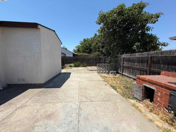 14835 Farnsworth St, San Leandro CA 94579