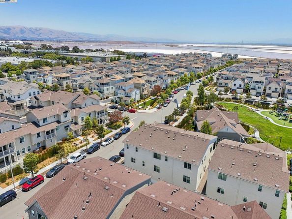 8550 Boardwalk Way, Newark CA 94560
