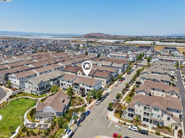 8550 Boardwalk Way, Newark CA 94560