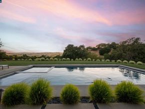 11 Lucas Ranch Ct, Lafayette CA 94549