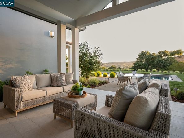 11 Lucas Ranch Ct, Lafayette CA 94549