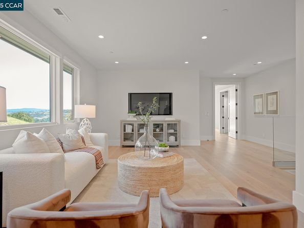 11 Lucas Ranch Ct, Lafayette CA 94549