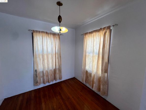 3064 Curran Ave, Oakland CA 94602