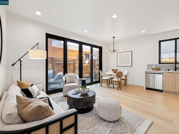 1270 64th St, Emeryville CA 94608