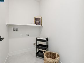 1270 64th St, Emeryville CA 94608