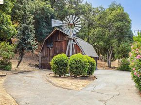 5201 Alhambra Valley Rd, Martinez CA 94553