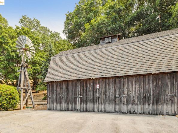 5201 Alhambra Valley Rd, Martinez CA 94553