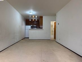 330 8Th St 3D, Oakland CA 94607