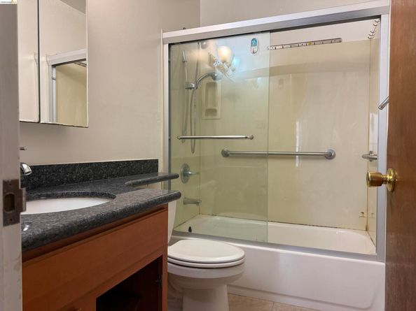330 8Th St 3D, Oakland CA 94607