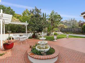 25318 Buckeye Dr, Castro Valley CA 94552