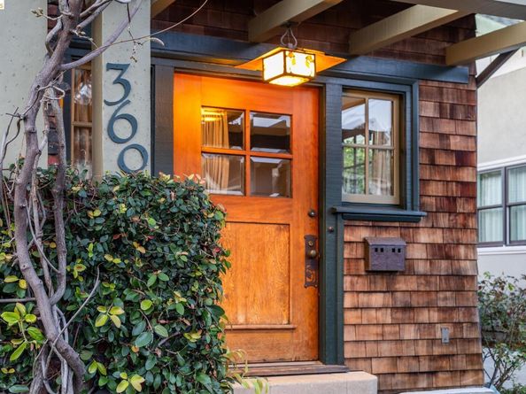 360 Alcatraz Ave, Oakland CA 94618