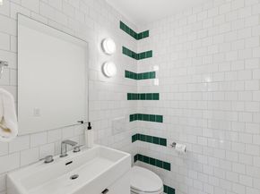 360 Alcatraz Ave, Oakland CA 94618