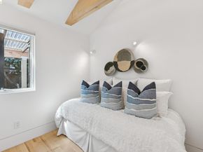 360 Alcatraz Ave, Oakland CA 94618