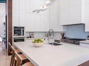 Undisclosed Address #41120216, Orinda CA 94563