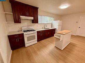 2100 94Th Ave, Oakland CA 94603