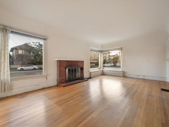 361 Hanover Avenue, Oakland CA 94606