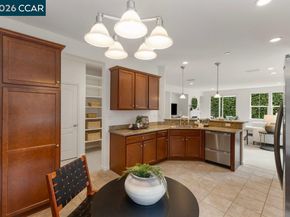 517 Falling Star Dr, Martinez CA 94553