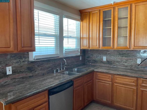 2359 Church, Oakland CA 94603