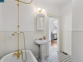 2423 10Th St, Berkeley CA 94710