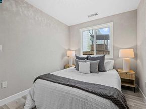 390 Guttenberg St, Daly City CA 94014