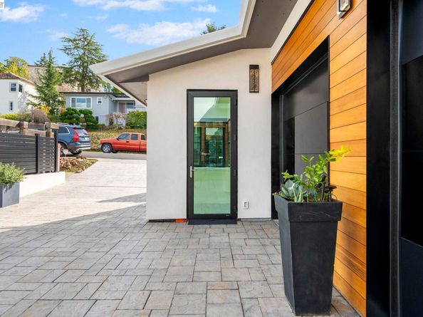 5883 Margarido Dr, Oakland CA 94618