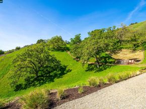 33 Deer Trail, Lafayette CA 94549