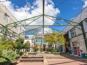 809 Clay St, Oakland CA 94607