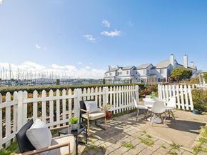 306 Commodore Dr, Richmond CA 94804